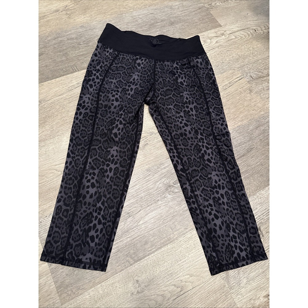 Betsey Johnson performance leggings Animal Print Size Small Black And Gray Print